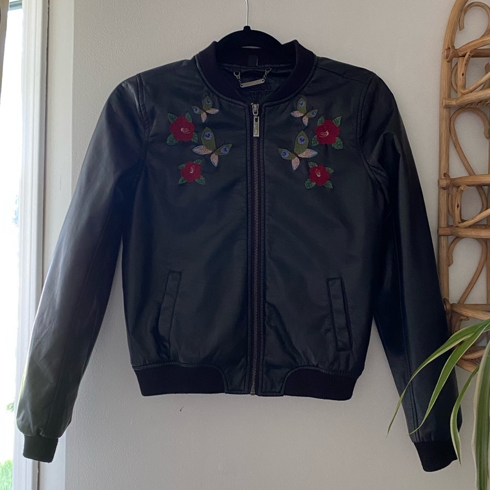 2/$25 Embroidered leather jacket🦋🌺